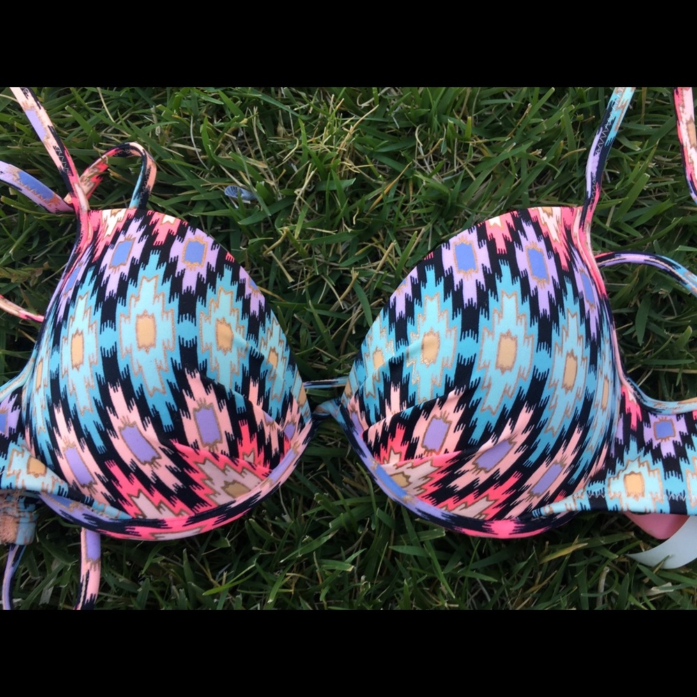 PRICEDROP Sexycute 👄👙Victoria secret bikini swim - Picture 2 of 9